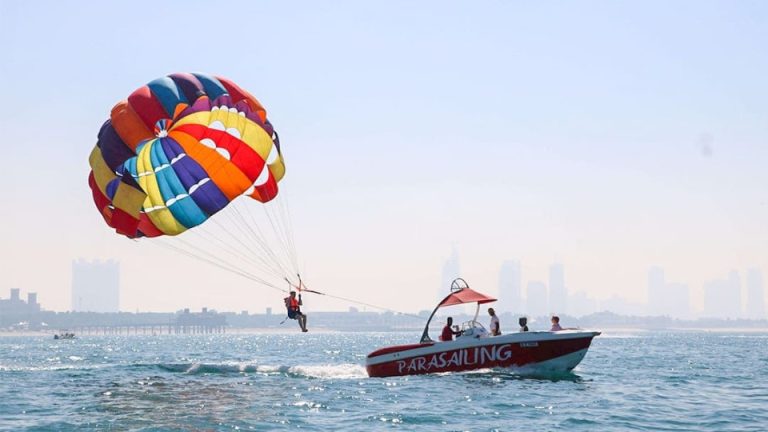 parasailing_experience_jumeirah_2025_feb_28_luxury_yachts_jumeirah_96390-full-en1733315861